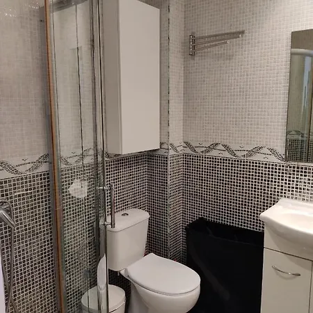 Estudio En La Roca