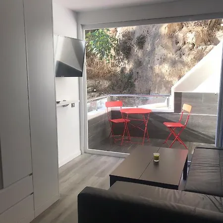 Estudio En La Roca Τορρεμολίνος